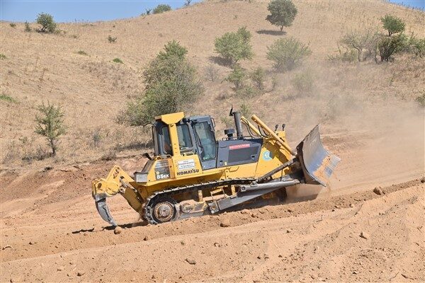 17 ilçede üreticiyi desteklemeye devam eden Manisa Büyükşehir Belediyesi, tarımsal