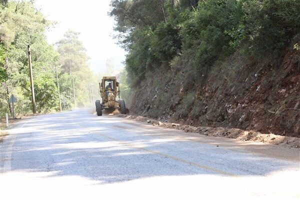 Marmaris Belediyesi Fen İşleri Müdürlüğü, ilçe genelinde sürdürdüğü altyapı ve