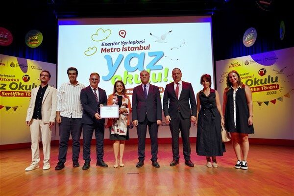Yaz boyunca programa katılan 403 öğrenciye, Esenler’deki İBB Prof. Dr.