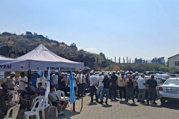 Milliyetçi Hareket Partisi (MHP) Bursa Teşkilatı, Rodaport Limanı’nda grevde olan