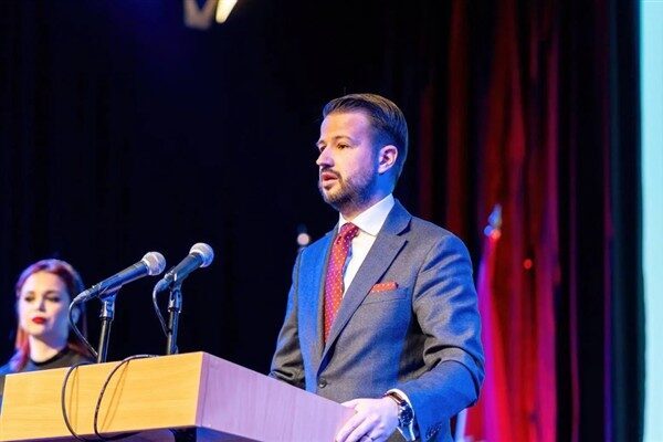 Karadağ Cumhurbaşkanı Jakov Milatovic, Avrupa Şampiyonası'nda bronz madalya kazanan Karadağ