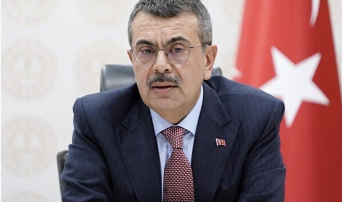 Milli Eğitim Bakanı Yusuf Tekin, Kütahya’da bir dizi ziyarette bulunarak