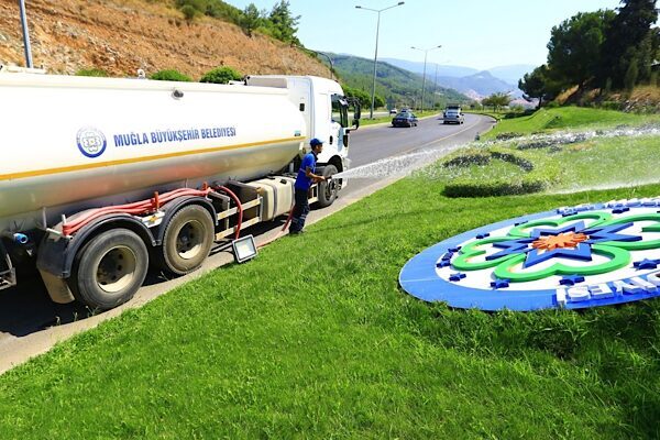 Muğla Büyükşehir Belediyesi tarafından , kent genelinde yeşil alan çalışmaları