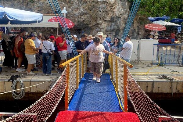 Engelsiz Kafe’den özel gereksinimli çocuklar ve ailelerinden oluşan 85 kişilik