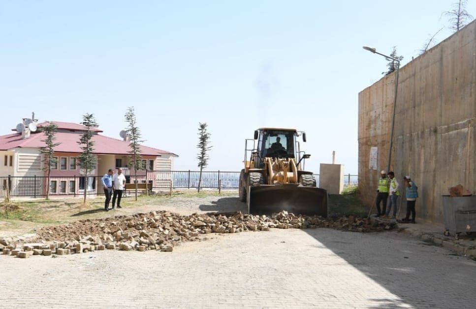 Belediye yetkilileri, ulaşım konforunu artırmak ve mahalle sakinlerine daha güvenli