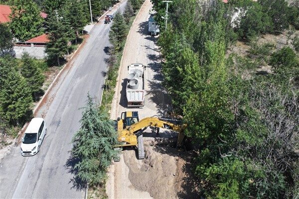 Bucakçayır mevkiinde yapımı devam eden spor kompleksinde çok amaçlı sahalar,