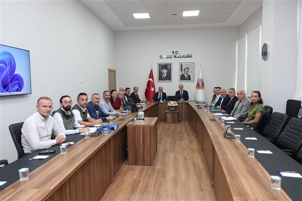 Toplantının başlangıcında konuşan Vali Muammer Erol, yapılan yasal düzenlemeler sonrasında