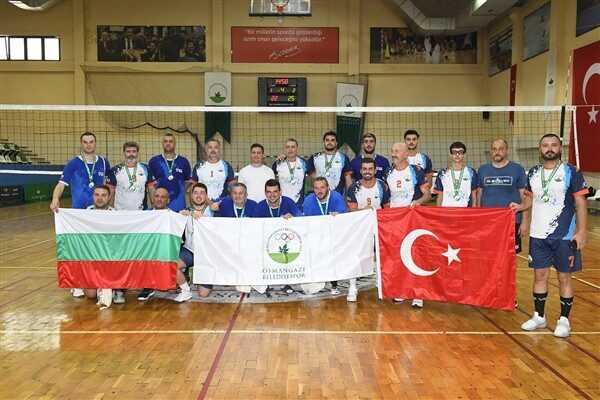 Osmangazi Belediyespor, Bulgaristan’ın Varna kentinden gelen Veterani Spontisti Varna Voleybol