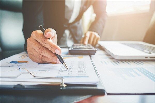 Piramit Menkul Kıymetler'in değerlendirmesinde, hisse senedi piyasalarının haftaya pozitif bir başlangıç