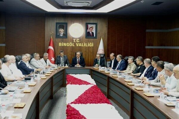 Valilikte İstanbul’dan gelen iş insanları ve bürokratlardan oluşan heyetin katılımıyla