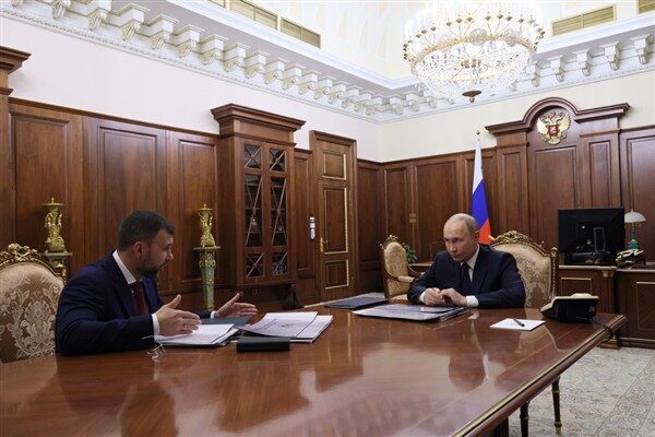 Donetsk Halk Cumhuriyeti Başkanı Denis Puşilin, çalışma toplantısında Rusya Devlet
