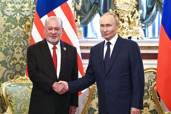 Rusya Devlet Başkanı Putin, ülkeye resmi ziyarette bulunan Malezya Kralı