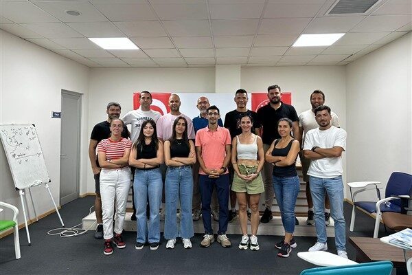 Yüksek katılımla gerçekleşen kursta, alanında uzman eğitmenler tarafından teorik ve