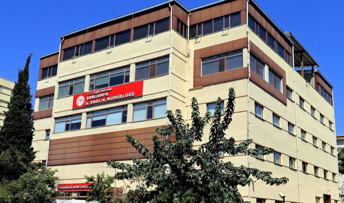 Anne Cevdar Güzelsu, doğum sırasında ambulansta görevli 112 Acil Sağlık