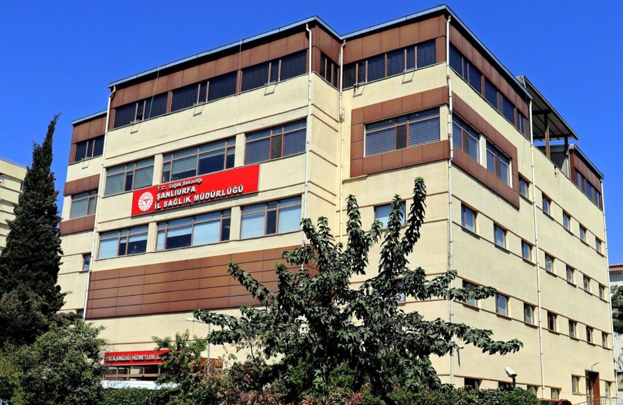 Anne Cevdar Güzelsu, doğum sırasında ambulansta görevli 112 Acil Sağlık