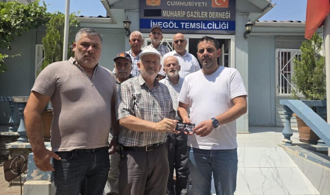 İnegöl Muharip Gaziler Derneği Başkanı Selami Seymen ile yönetim kurulu