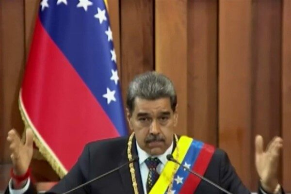 Trump' Maduro'yu dünyanın en büyük uyuşturucu kaçakçılarından biri olmakla ve