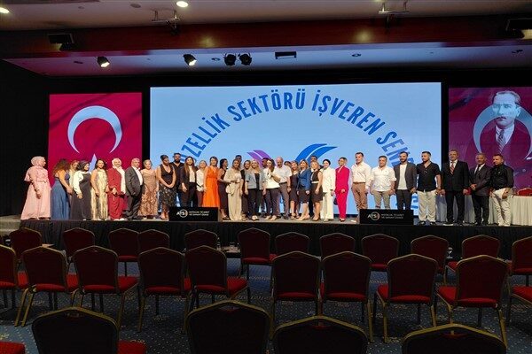 TÜGSİS Genel Başkanı Mehtap Sahil, yaptığı konuşmada sektördeki tüm sorunların