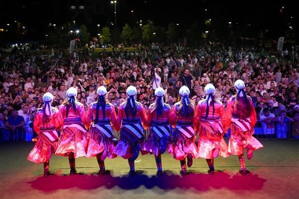 Trabzon Büyükşehir Belediyesi'nce Vakıfbank ana sponsorluğunda bu yıl 3'üncüsü düzenlenen