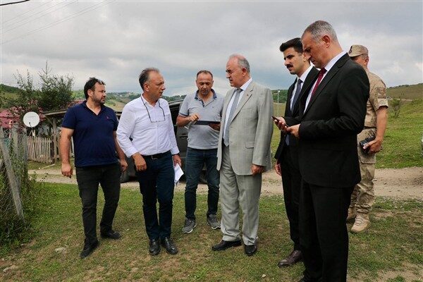 Ordu Valisi Erol, beraberinde Aybastı Kaymakamı Halil İbrahim Akın, Aybastı