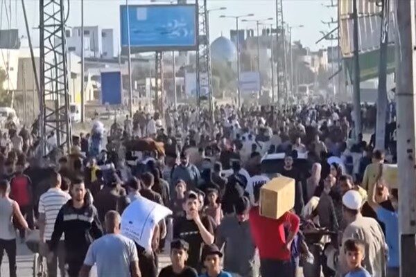 Gazze'deki çocuklar ve yetişkinlerin yetersiz gıdayla hayatta kalmaya çalıştığı ve