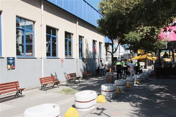Bu kapsamda Gazipaşa Caddesi’nde, Halk Eğitim Merkezi yanında bulunan ve