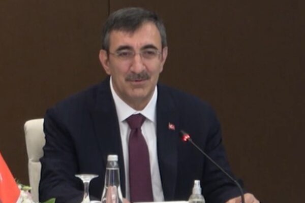 Cumhurbaşkanı Yardımcısı Cevdet Yılmaz, yayımladığı mesajda şu ifadeleri kullandı: "Milletimizin