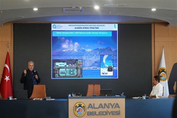 Alanya Belediyesi ev sahipliğinde Belediye Meclis Salonu’nda gerçekleştirilen toplantıda, ASAT