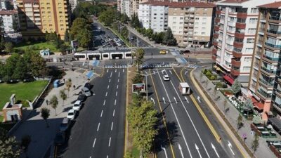 Eskişehir’in en yoğun ulaşım akslarından biri olan Atatürk Bulvarı’nda, 1