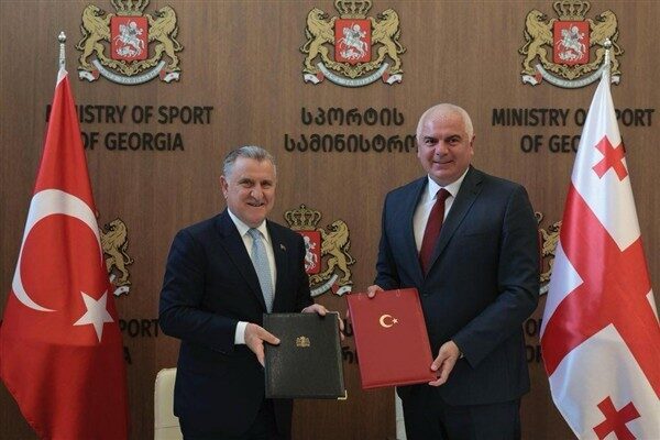Gençlik ve Spor Bakanı Osman Aşkın Bak, A Milli Futbol