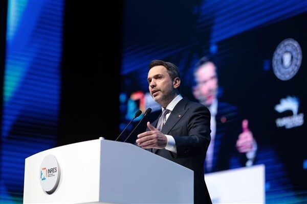 Enerji ve Tabii Kaynaklar Bakanı Alparslan Bayraktar, Gastech 2025 kapsamında BOTAŞ
