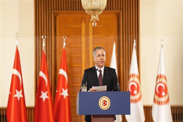 İçişleri Bakanı Ali Yerlikaya, Dışişleri Bakanı Hakan Fidan’ı ziyaret etti.