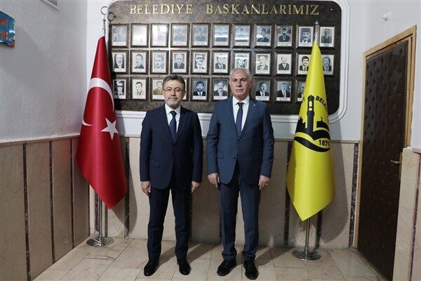 Bayburt Belediye Başkanı Mete Memiş, Belediye Başkan Yardımcıları Nesimuttin Selçuk