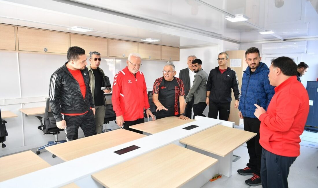 Tanıtım etkinliğine AK Parti Genel Başkan Vekili Mustafa Elitaş, Kayseri