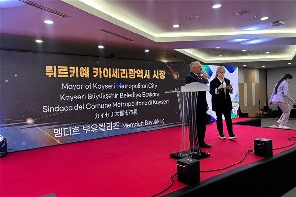 Kayseri’nin kardeş şehri olan Yongin’in daveti üzerine kente giden Kayseri