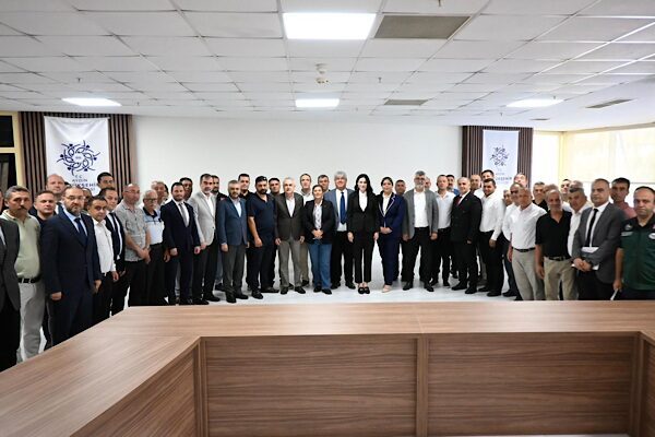 Aydın Büyükşehir Belediye Başkanı Özlem Çerçioğlu, İncirliova ilçesinde görev yapan muhtarlarla