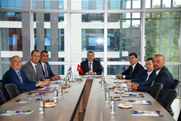 Ortahisar Belediyesi Başkanlık makamında yapılan toplantıya; Ortahisar Belediye Başkanı Ahmet