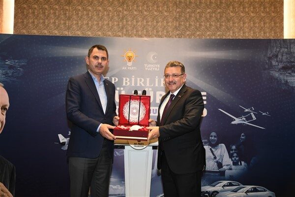 Ziyareti sırasında şehirdeki bütün çalışmalarla ilgili detaylı bilgiler alan Kurum’a