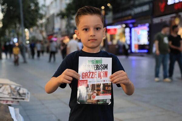 Esenler Belediyesi tarafından, “Bugünkü Kazancım Gazze İçin” ve “Bugünkü Alışverişim