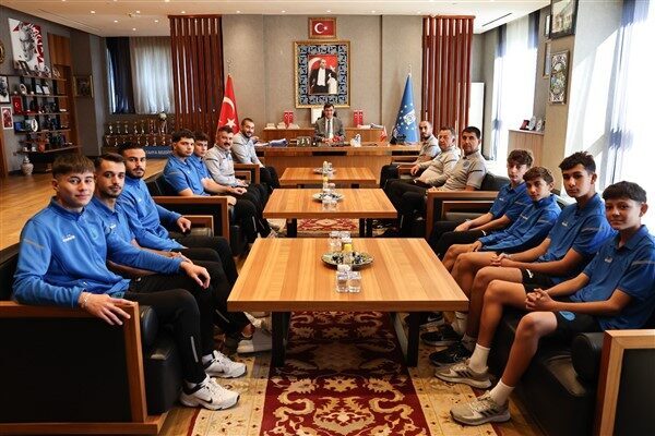 Kütahya Belediye Başkanı Eyüp Kahveci, Kütahya Belediyesi tarafından takıma modern