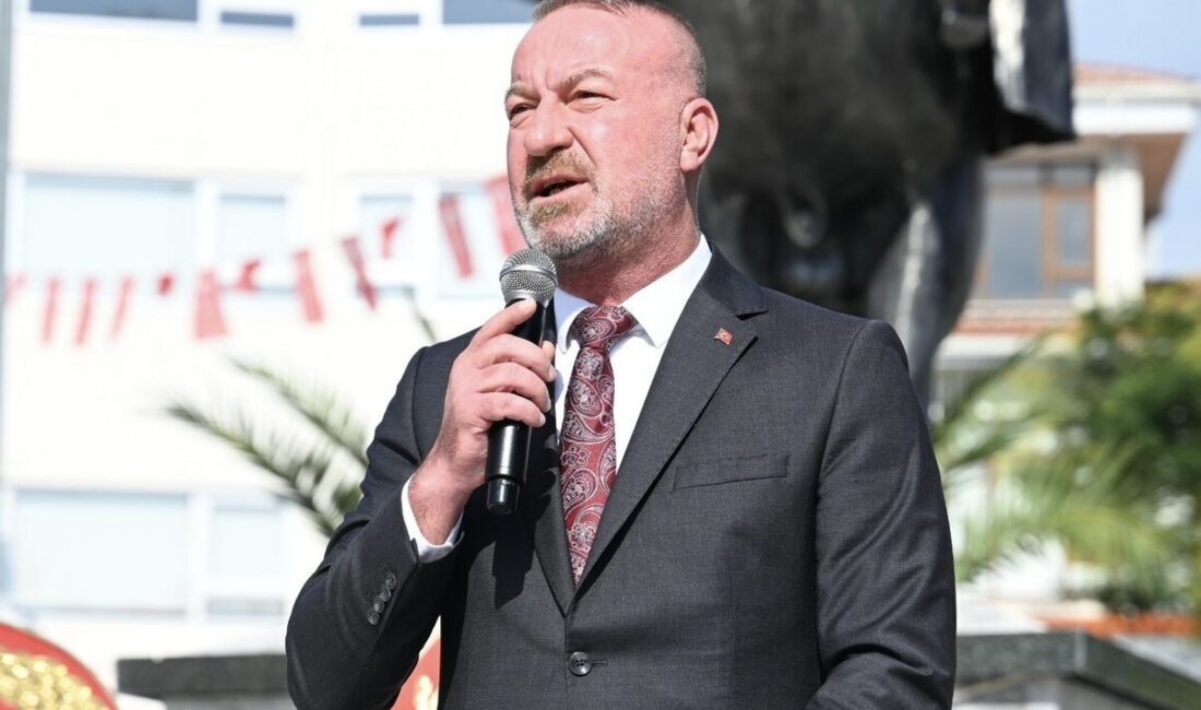 Karacabey Belediye Başkanı Fatih Karabatı, mesajında, 14 Eylül 1922 tarihinin