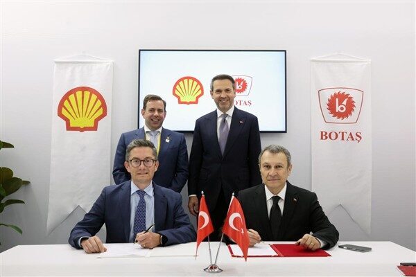 Enerji ve Tabii Kaynaklar Bakanı Alparslan Bayraktar, İtalya’nın Milano şehrinde