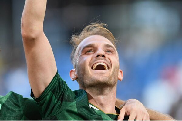 Sezon başında Bursaspor’a dönen ve yeşil beyazlı forma altında 100.