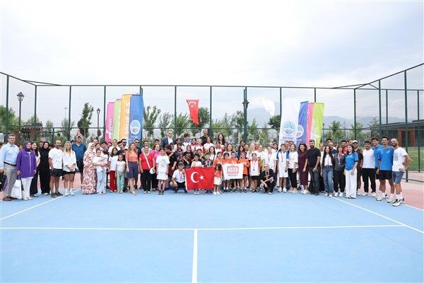 Kayseri Büyükşehir Belediyesi Spor A.Ş., özel gün ve haftalarda özel