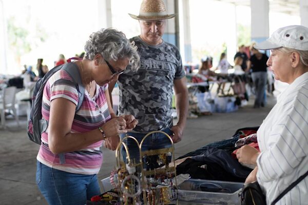 İzmir Büyükşehir Belediyesi tarafından , kullanılmayan eşyaların değerlendirilmesi ve ihtiyaç