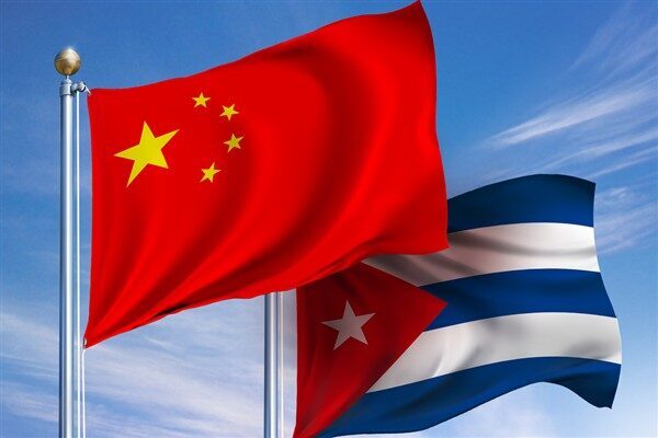 Çin Cumhurbaşkanı Xi Jinping ve Küba Komünist Partisi Merkez Komitesi