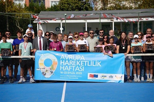 Turnuvanın tamamlanmasının ardından ödül töreni düzenlendi. Dereceye giren sporculara madalyalarını,
