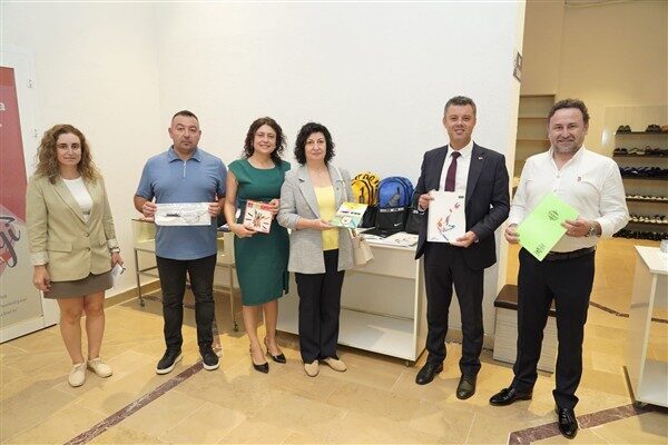 Çorlu Belediyesi, her yıl geleneksel hale getirdiği eğitim yardımlarını bu