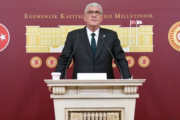 Dervişoğlu yayınladığı kutlama mesajında "Bugün, şanlı ordumuzun Sakarya’da başlayan büyük