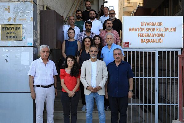 Kayapınar Belediyesi Eş Başkanı Dündar, meclis üyeleri ve Öz Kayapınar